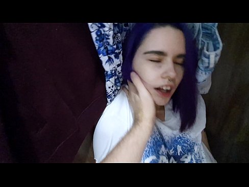 ❤️ Natagpuan ang aking kapatid na babae sa aparador at tinulungan ang kanyang cum ☑ sluts sa amin
